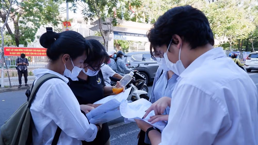 Lộ diện thủ khoa khối A1 với 2 điểm 10, “quán quân” khối B với số điểm tuyệt đối 30/30 ảnh 3 Lộ diện thủ khoa khối A1 với 2 điểm 10, “quán quân” khối B với số điểm tuyệt đối 30/30 ảnh 3