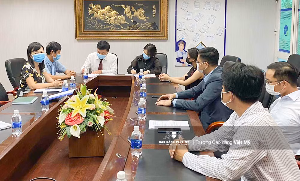 Hợp tác theo mô hình Viện - Trường trong đào tạo sinh viên nhóm ngành Chăm sóc sức khỏe ảnh 1