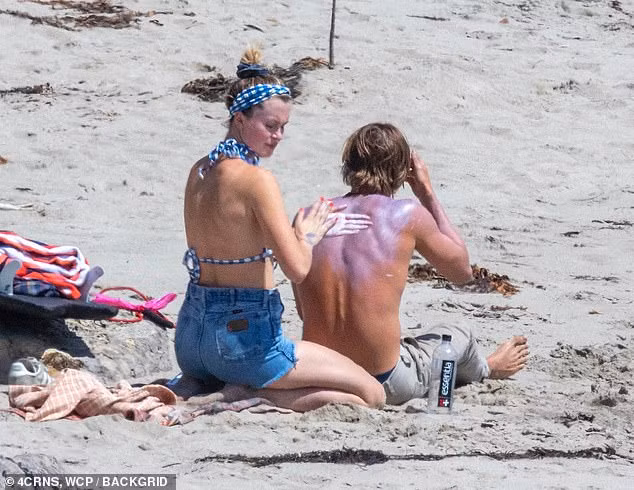 Nàng mẫu Ireland Baldwin nảy nở, gợi cảm nổi bật ở biển ảnh 6