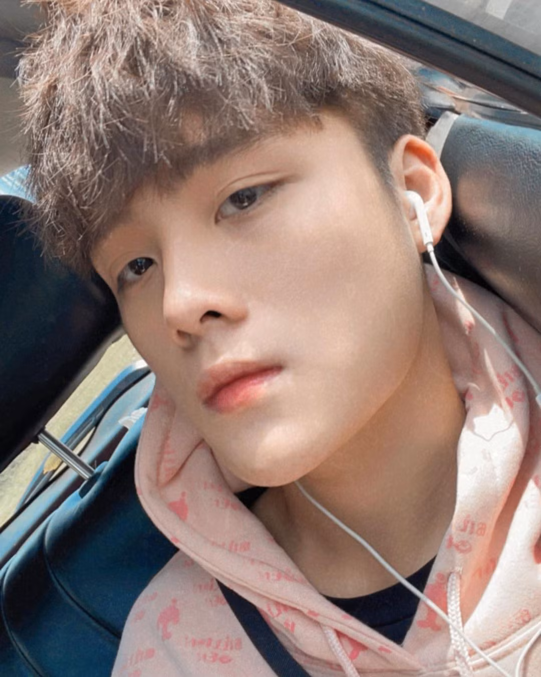 Điểm danh trai đẹp Gen Z trên TikTok: Chống chỉ định xem khi no, coi chừng bội thực! ảnh 3