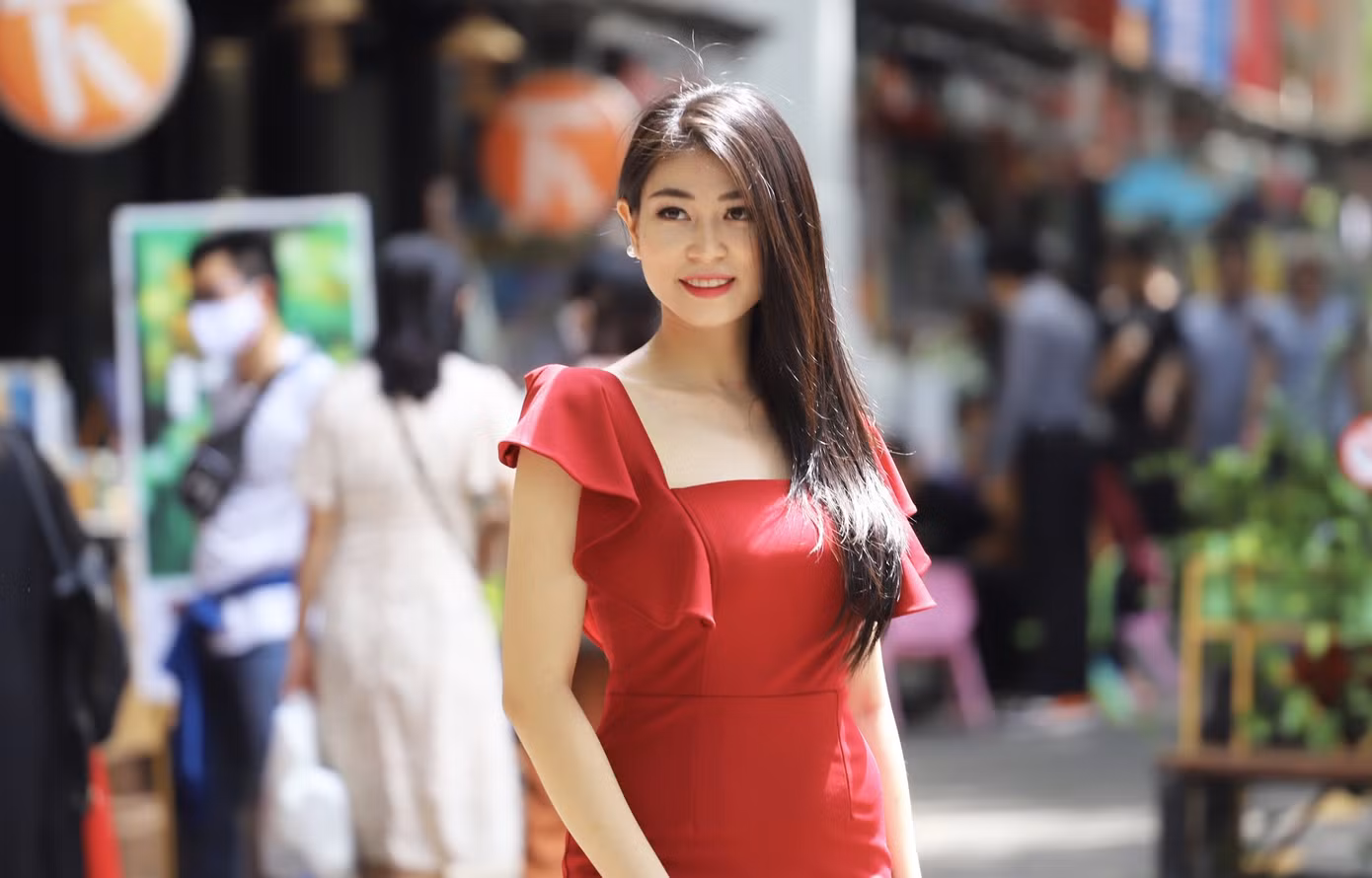 Sau gỡ bỏ giãn cách xã hội, người Sài Gòn dạo phố, chụp ảnh cuối tuần ảnh 15