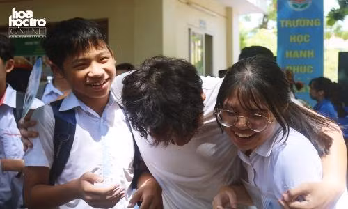 Toàn cảnh kỳ thi tuyển sinh lớp 10 của teen Hà Nội: “Cuộc chiến” dễ thở nhưng vẫn đáng lo ảnh 6