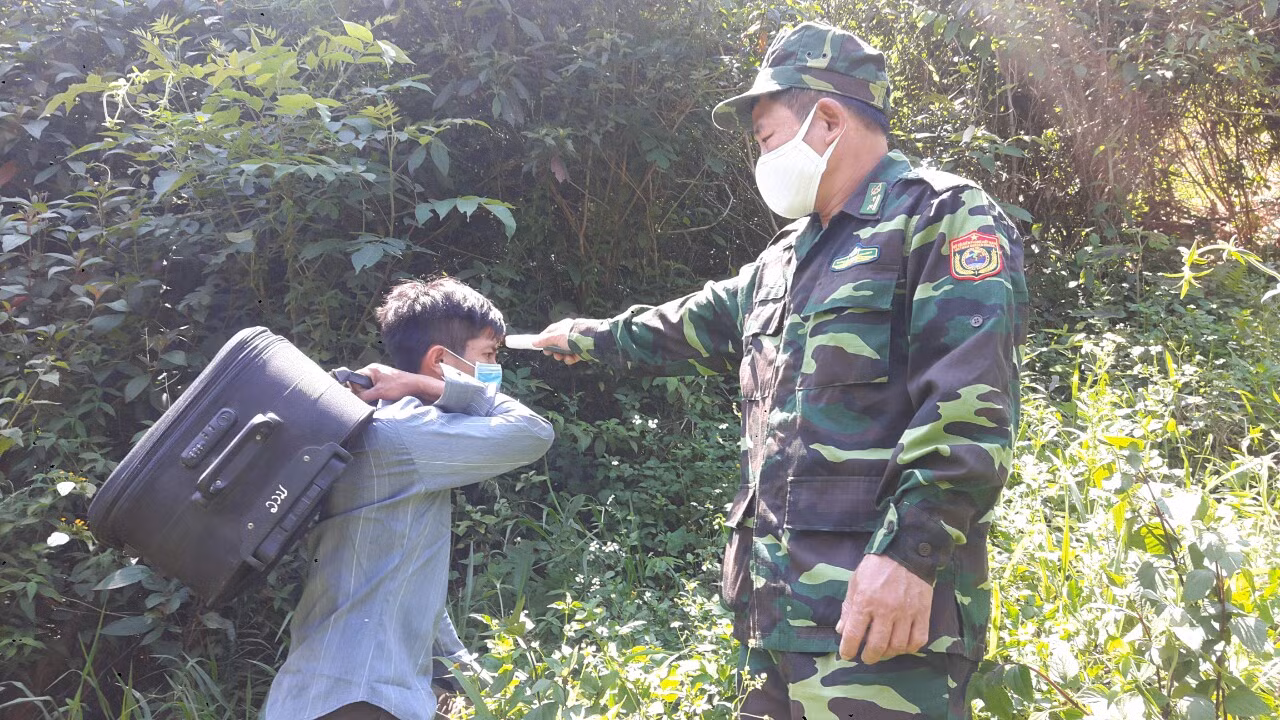 Cách ly 9X mang súng đạn vượt biên trái phép ảnh 1