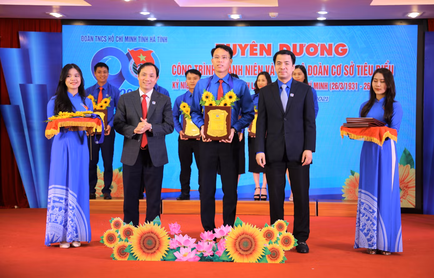 Hà Tĩnh: Tuyên dương 18 công trình thanh niên và cán bộ Đoàn tiêu biểu ​ ảnh 4