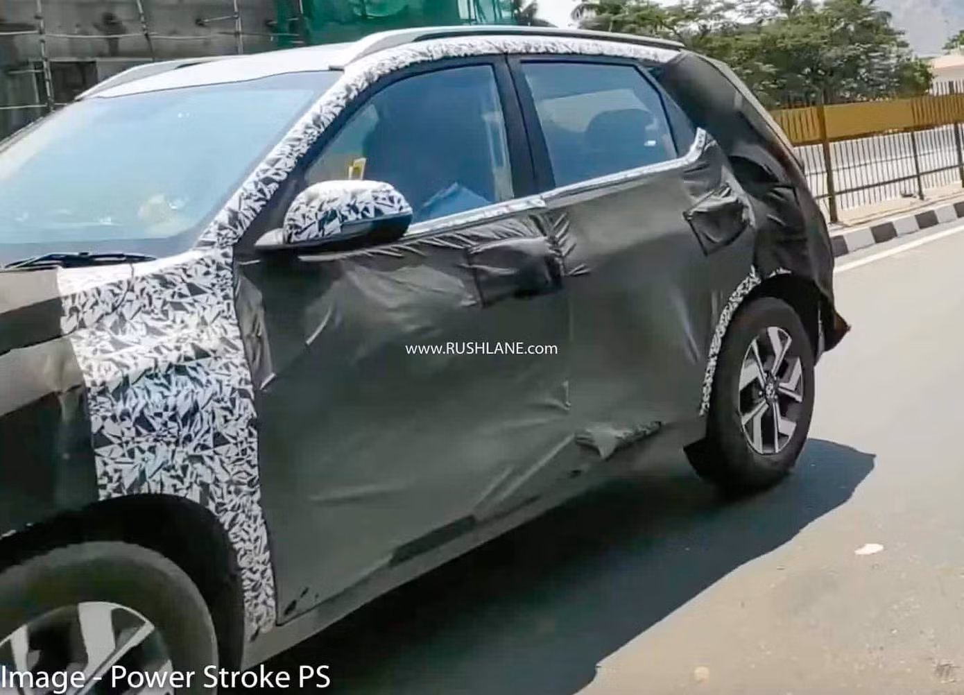 Kia Sonet lộ ảnh chạy thử mới, không có phanh đĩa bánh sau ảnh 3