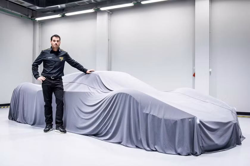 Zlatan Ibrahimovic cưỡi siêu xe Ferrari trên đường phố Thuỵ Điển ảnh 3