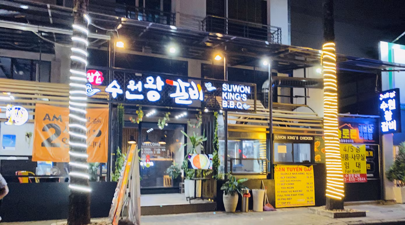 'Phố Hàn Quốc' ở Sài Gòn vắng vẻ trong mùa dịch Covid-19 ảnh 10