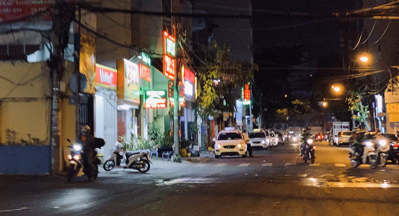 'Phố Hàn Quốc' ở Sài Gòn vắng vẻ trong mùa dịch Covid-19 ảnh 4