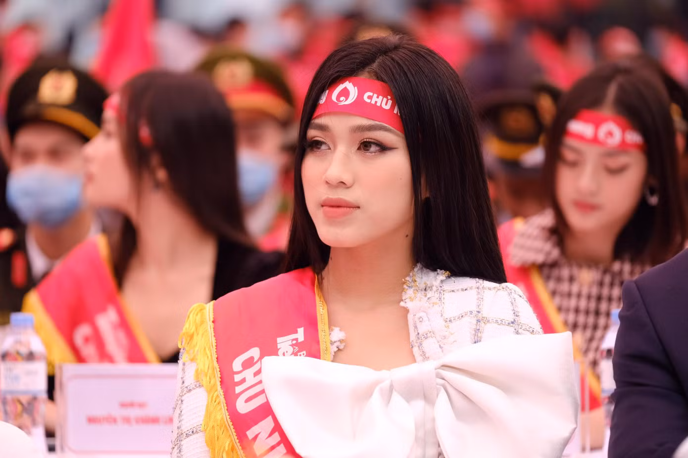 Tưng bừng Chủ Nhật Đỏ giữa mưa lạnh xứ Huế ảnh 23 Tưng bừng Chủ Nhật Đỏ giữa mưa lạnh xứ Huế ảnh 23