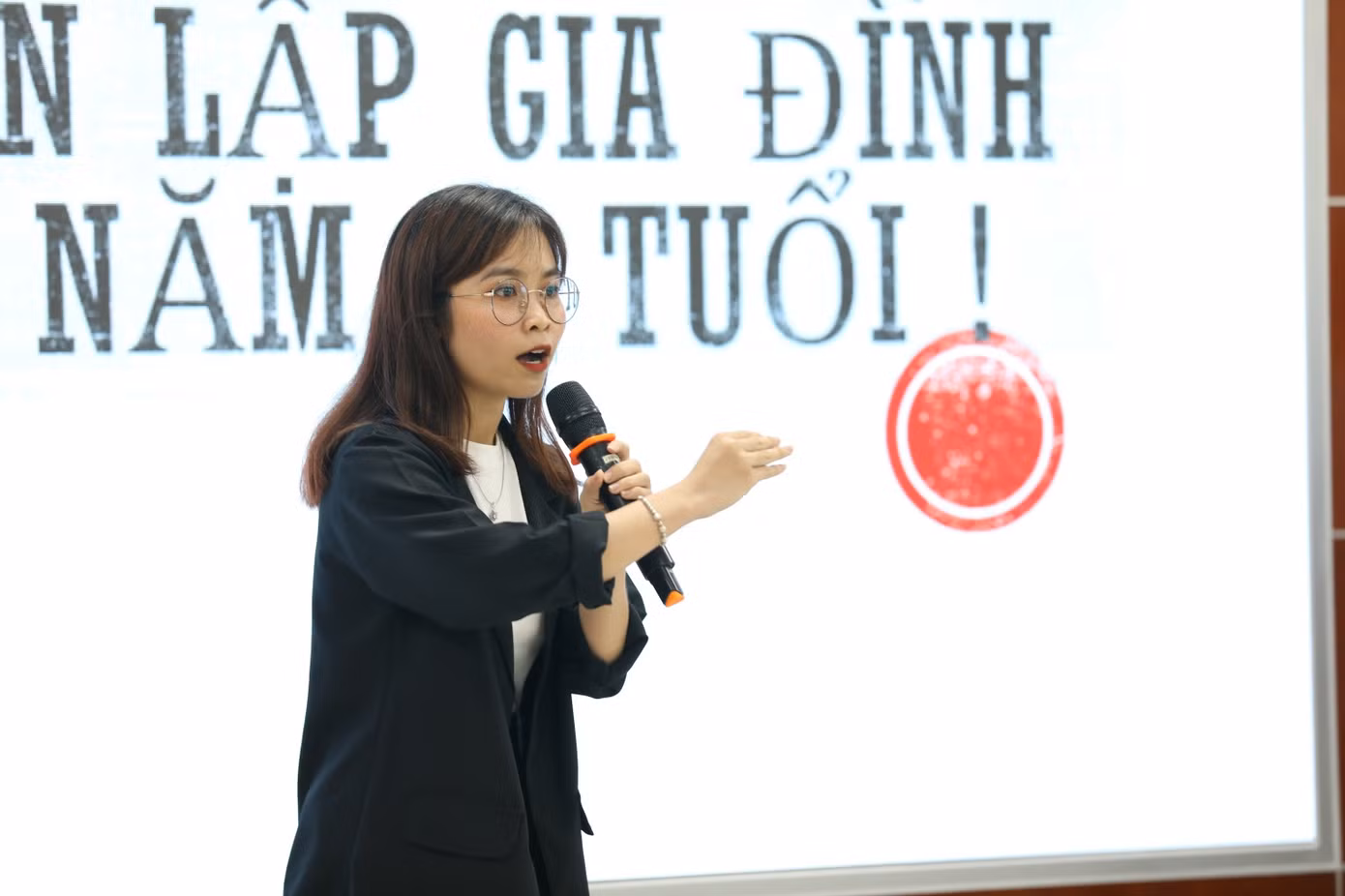 Những đặc điểm nhận diện sinh viên đại học song ngữ - quốc tế ảnh 1