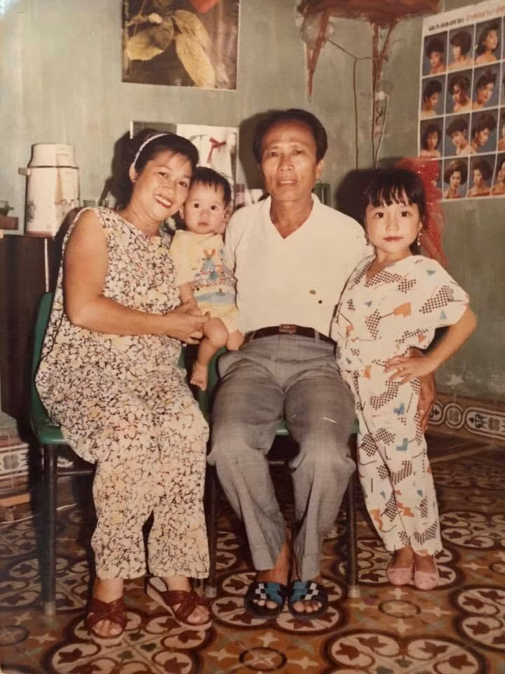 Tăng Thanh Hà diện trang phục xuyên thấu lạ mắt; Wowy ra Hà Nội “truy tìm” bác Lại Văn Sâm ảnh 12