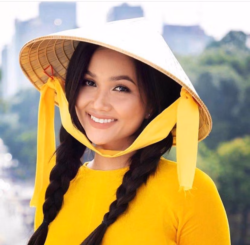 Showbiz 19/6: Minh Hằng tung ảnh hở bạo đón sinh nhật, Lynk Lee nhan sắc thăng hạng ảnh 8