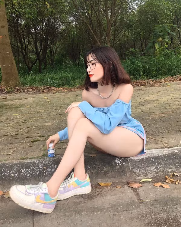 Sắc màu SV 24/7: 9X “lột xác” nhờ yoga, nữ sinh thiết kế thời trang thu nhập khủng ảnh 13