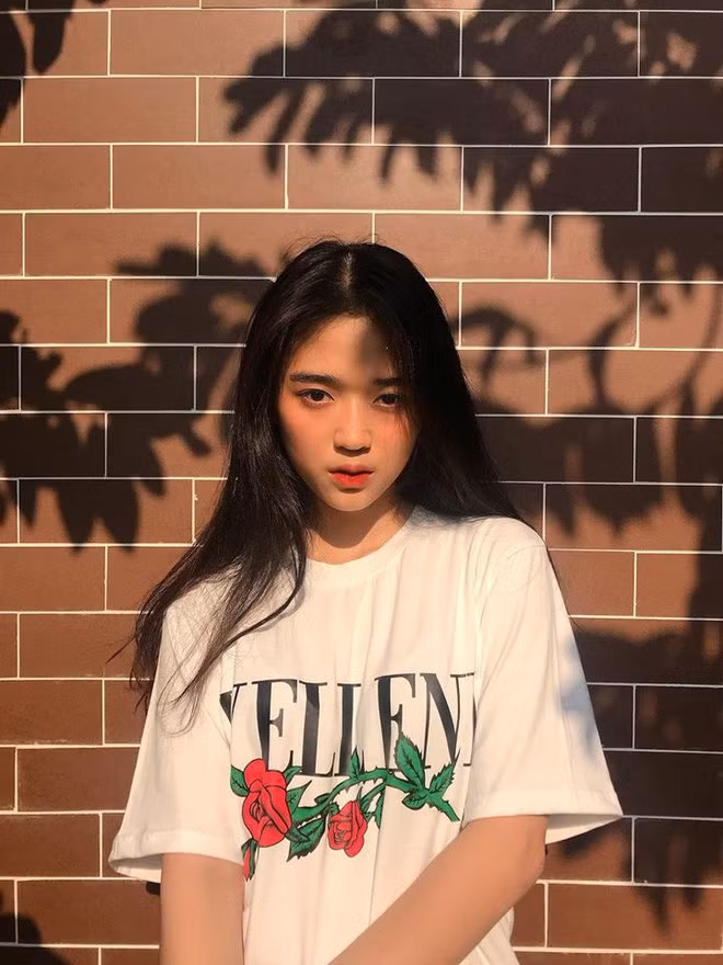 Sắc màu SV 3/8: Hot girl được mệnh danh “crush quốc dân”, Tiktoker “thả thính” gây xôn xao ảnh 13