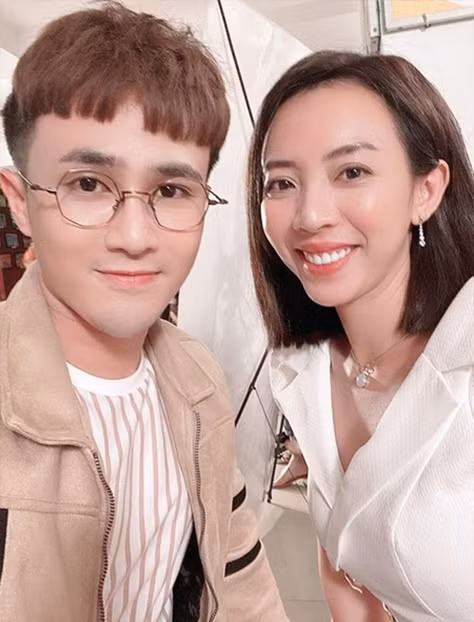 Showbiz 8/7: Châu Bùi “thả thính” Binz khi vừa chia tay Decao; Chi Pu khoe body táo bạo ảnh 9