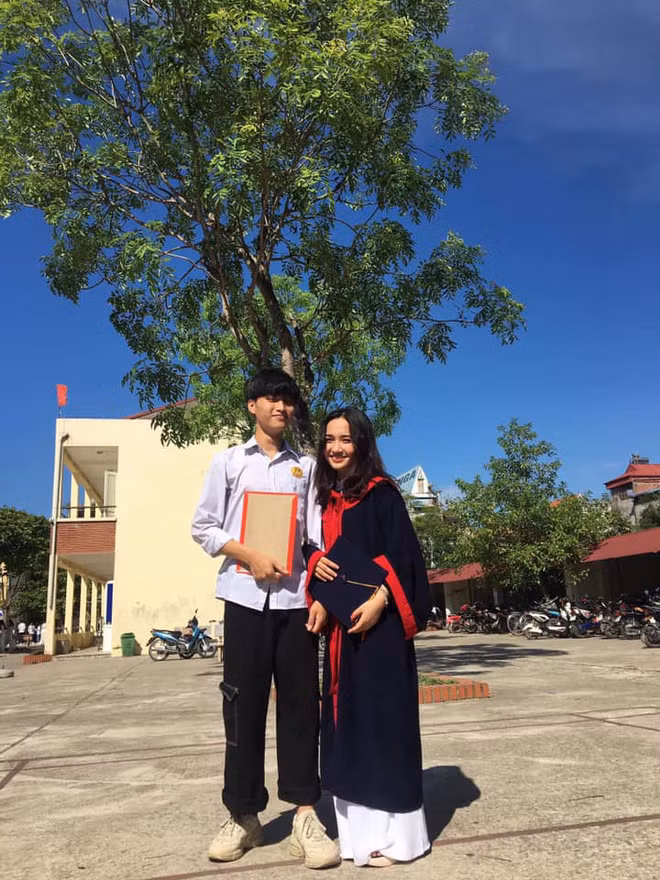 Sắc màu SV 16/7: "Nam thần" ĐH Công nghệ nhập hội trai đẹp trong học kỳ quân sự ảnh 7