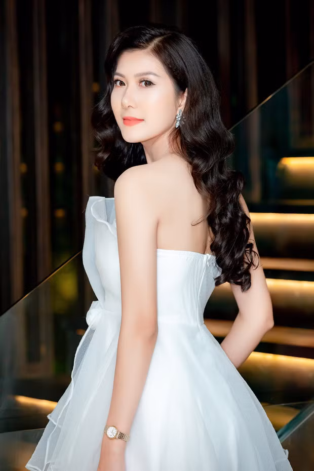 Sắc màu SV 17/7: Nữ sinh trung học đẹp tựa thiên thần; hotgirl 10X sở hữu tài sản “khủng“ ảnh 20