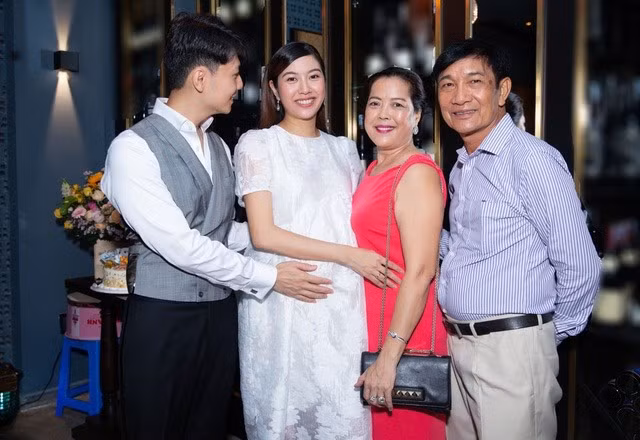 Vũ Khắc Tiệp rao bán ổi trên xe khách; Ngọc Trinh tung bộ ảnh kẹo ngọt đánh dấu tuổi 31 ảnh 3