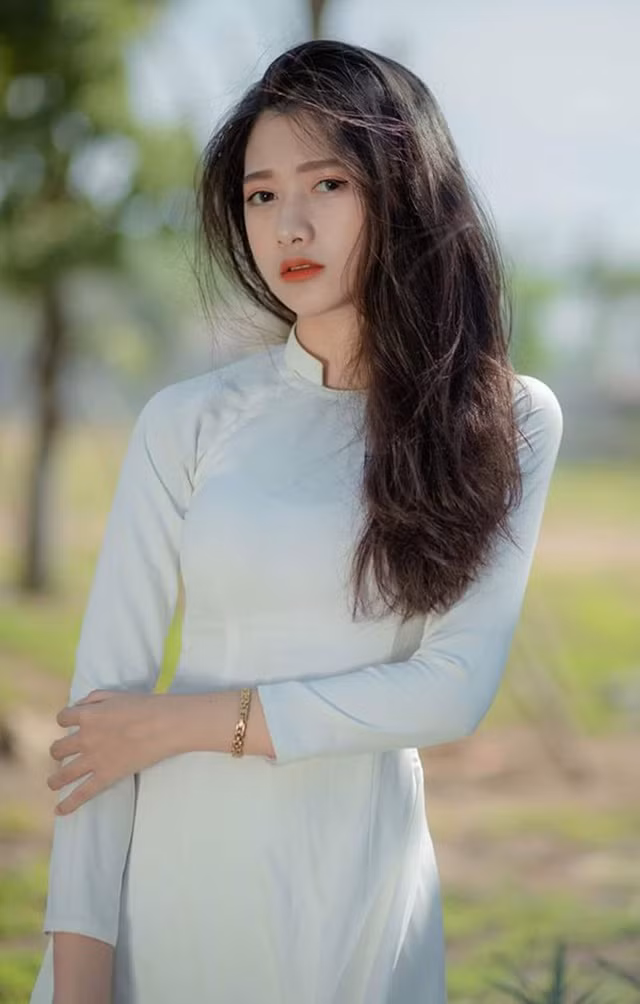 Sắc màu SV 17/7: Nữ sinh trung học đẹp tựa thiên thần; hotgirl 10X sở hữu tài sản “khủng“ ảnh 3