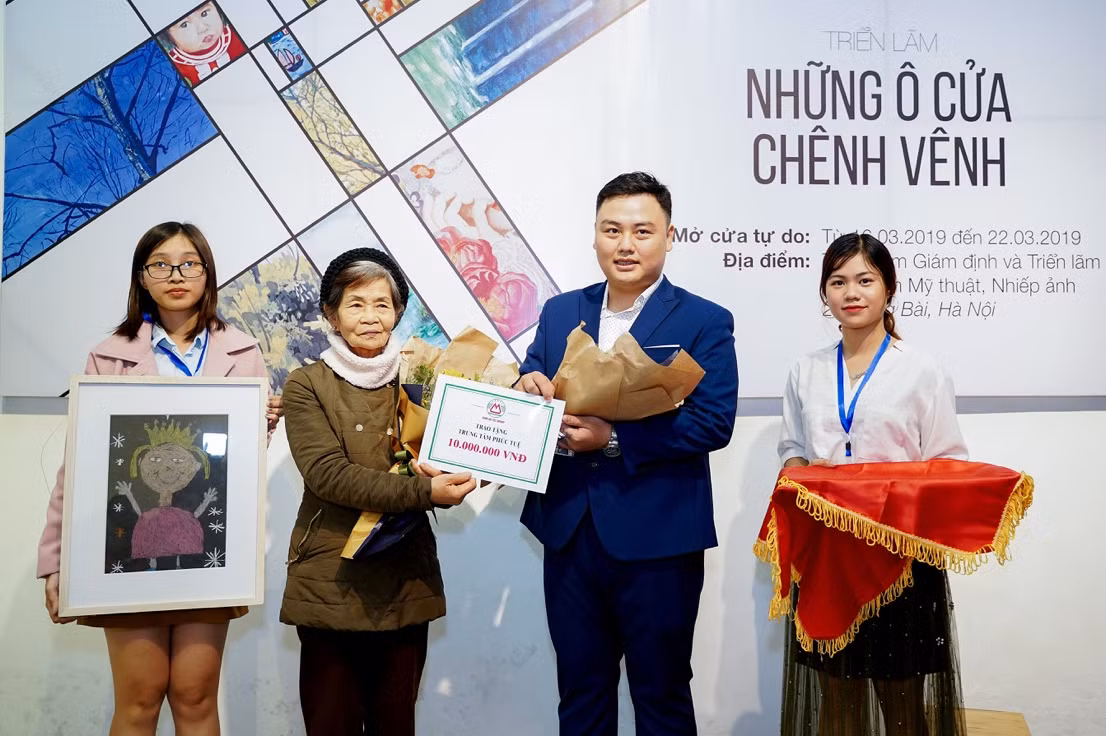 “Khoảng lặng” - Triển lãm tranh từ thiện dành cho trẻ khó khăn ảnh 2