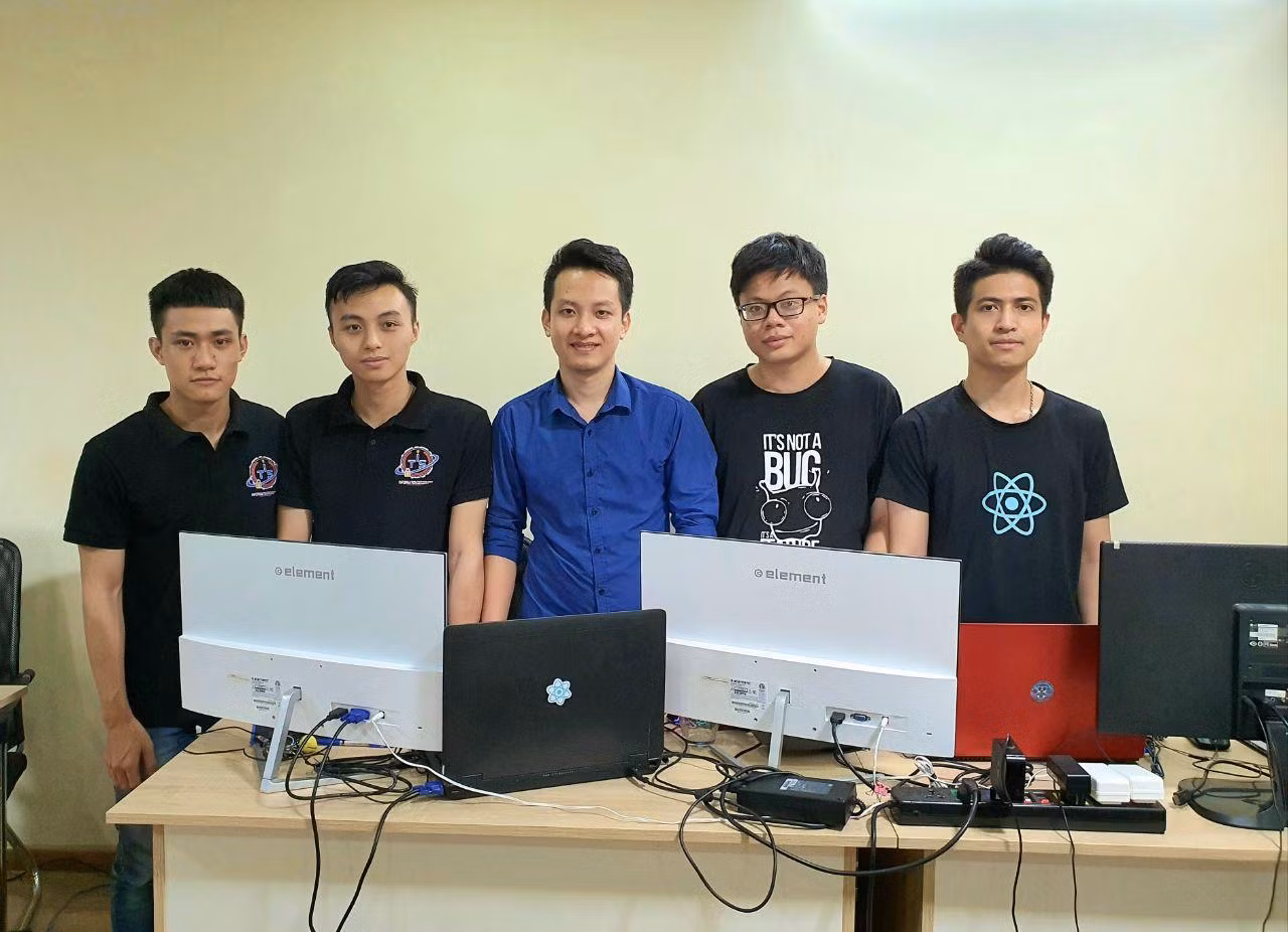 Sắc màu SV 10/7: 9X Bách khoa xinh xắn, học giỏi; vinh danh nữ sinh tử nạn vì cứu em nhỏ ảnh 8