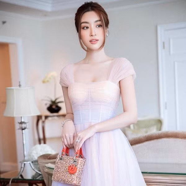 H'Hen Niê rất thoải mái nhận mình mũi nghiêng; Karik phải truyền nước vì mệt mỏi, kiệt sức ảnh 4