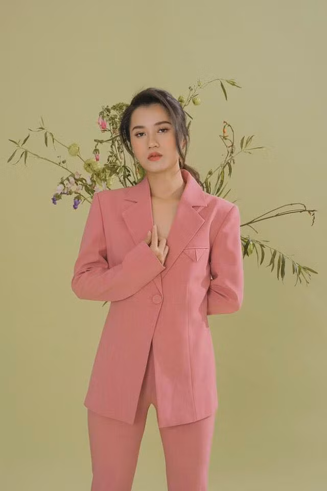 Lâm Vỹ Dạ chứng minh nhan sắc không phải dạng vừa, Chi Pu bị gọi là “Dương Mịch Việt Nam“ ảnh 4