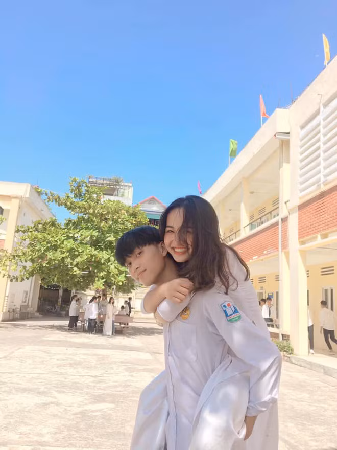 Sắc màu SV 16/7: "Nam thần" ĐH Công nghệ nhập hội trai đẹp trong học kỳ quân sự ảnh 8