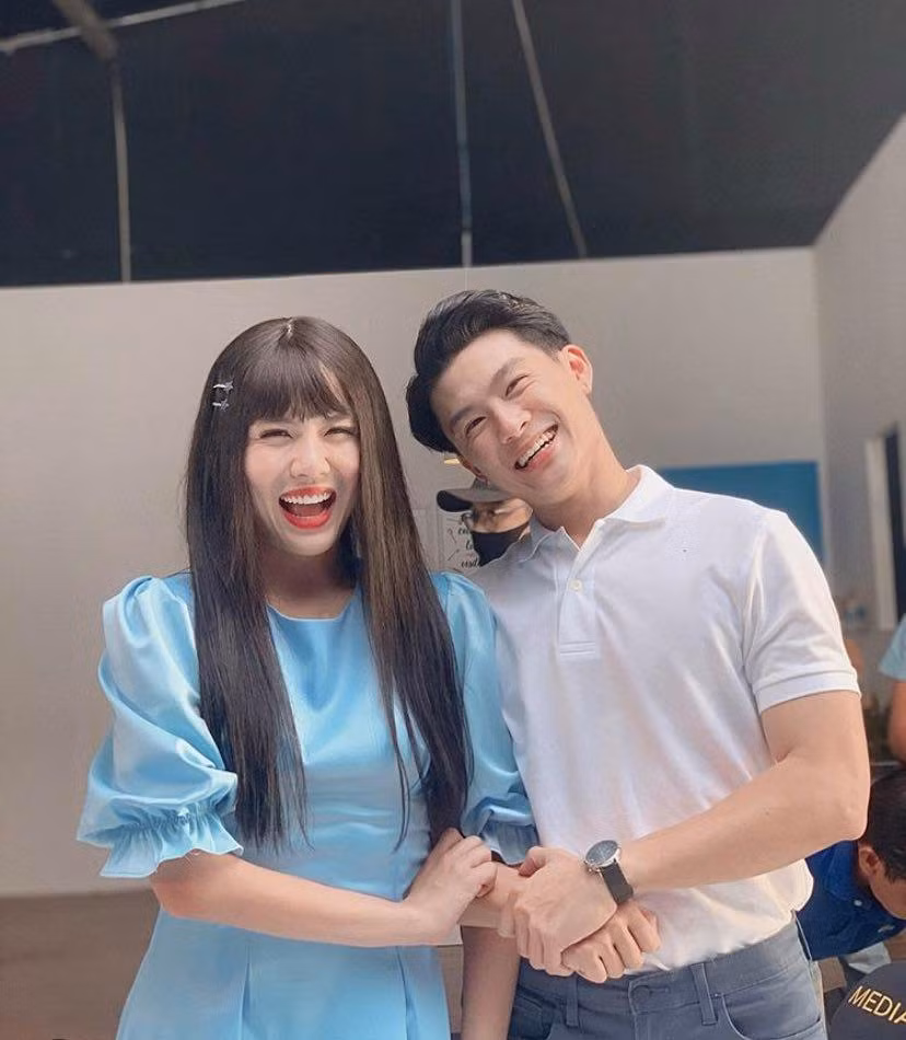 Showbiz 11/5: Hoàng Trung “làm chồng” Duy Khánh, Dương Hoàng Yến sắp kết hôn? ảnh 7