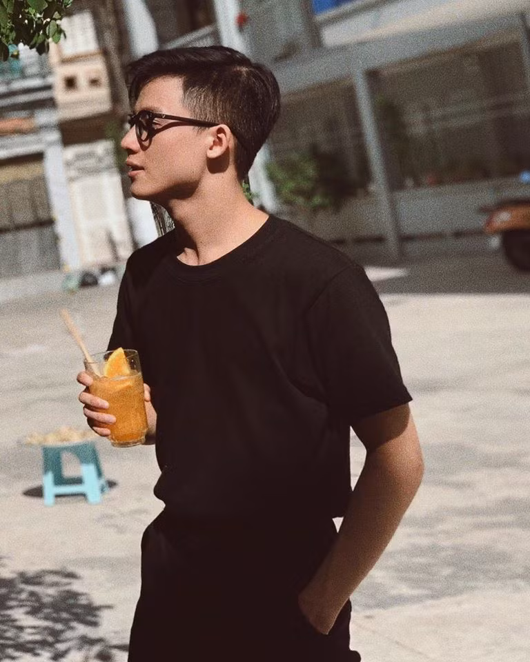 Sắc màu SV 22/7: Hotboy RMIT trở thành MC trẻ nhất VTV7, nữ sinh “ngủ sấp mặt” ở Đà Lạt ảnh 14