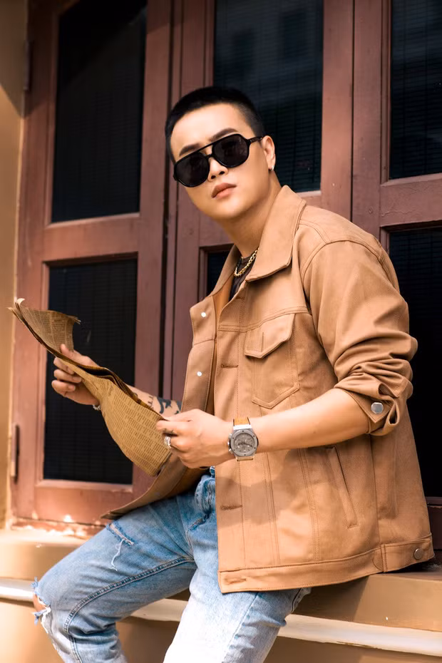 Showbiz 24/7: Lâm Vỹ Dạ khoe lưng trần, Midu để lộ mặt ít son phấn ảnh 6