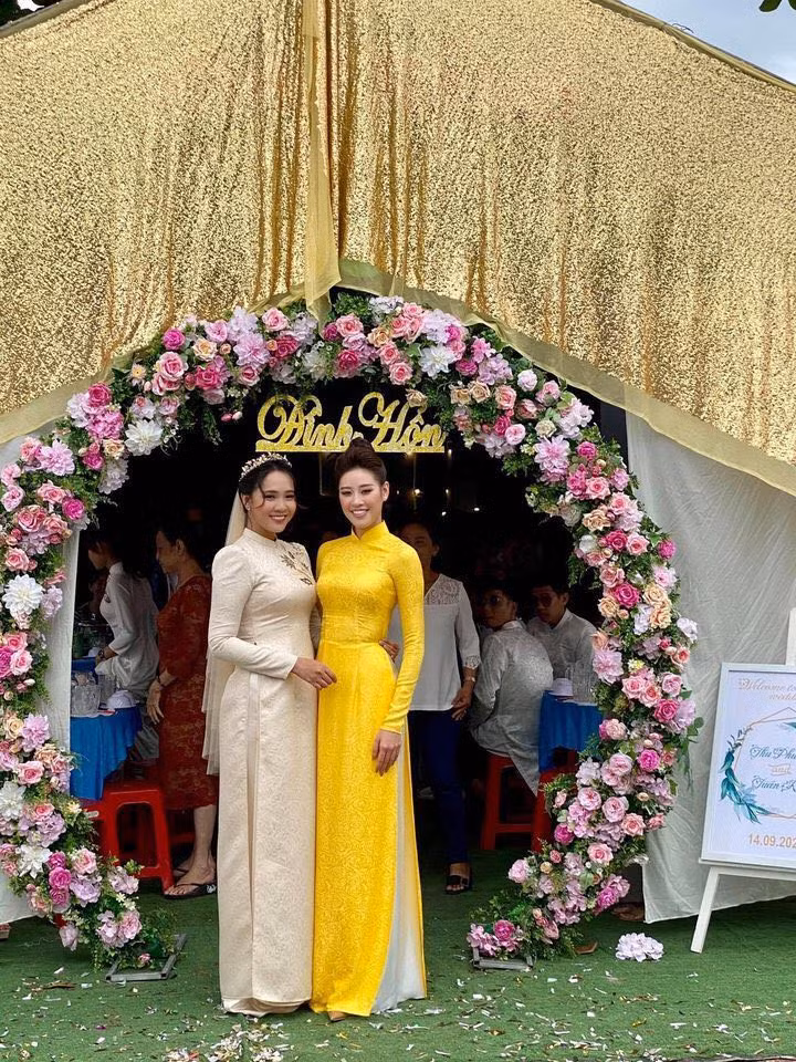 Đại gia Minh Nhựa “rap” về Wowy trên xe siêu sang 50 tỷ khiến cư dân mạng xôn xao ảnh 16