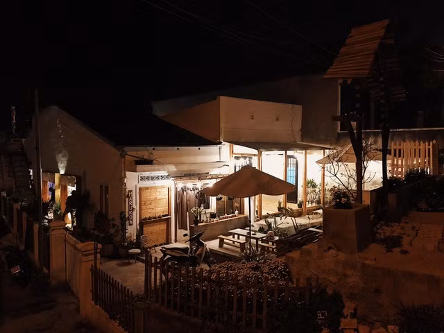 Cặp vợ chồng trẻ bỏ thành phố, lên Đà Lạt xây homestay kiểu Nhật xinh lung linh ảnh 11