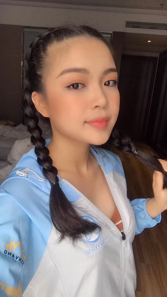 Sắc màu SV 17/7: Nữ sinh trung học đẹp tựa thiên thần; hotgirl 10X sở hữu tài sản “khủng“ ảnh 11