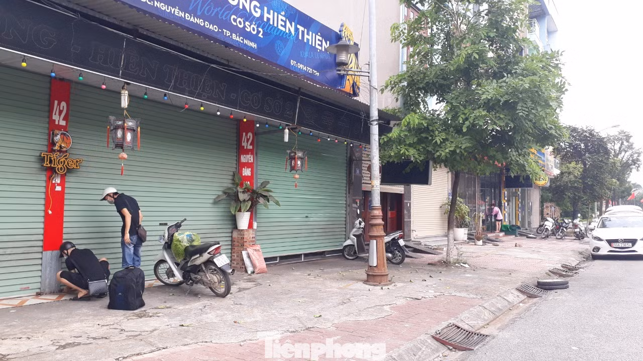 Nạn nhân bị chủ quán Nhắng nướng bắt quỳ gối có biểu hiện sang chấn tâm lý ảnh 1