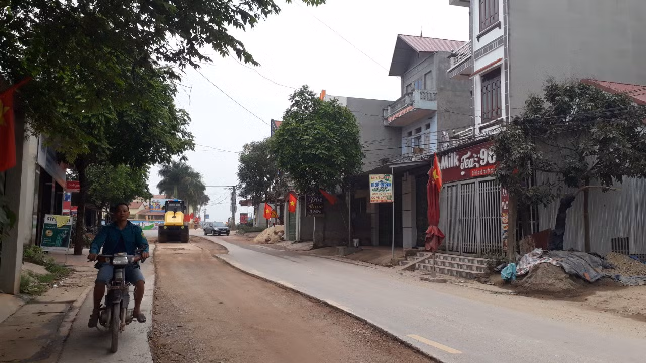 Đường mới cải tạo tốn 16 tỷ đồng đã nát bươm tại Bắc Giang ảnh 4