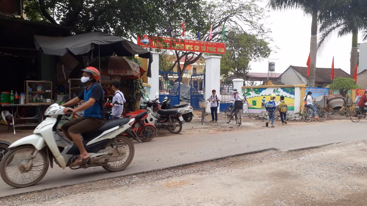 Đường mới cải tạo tốn 16 tỷ đồng đã nát bươm tại Bắc Giang ảnh 8