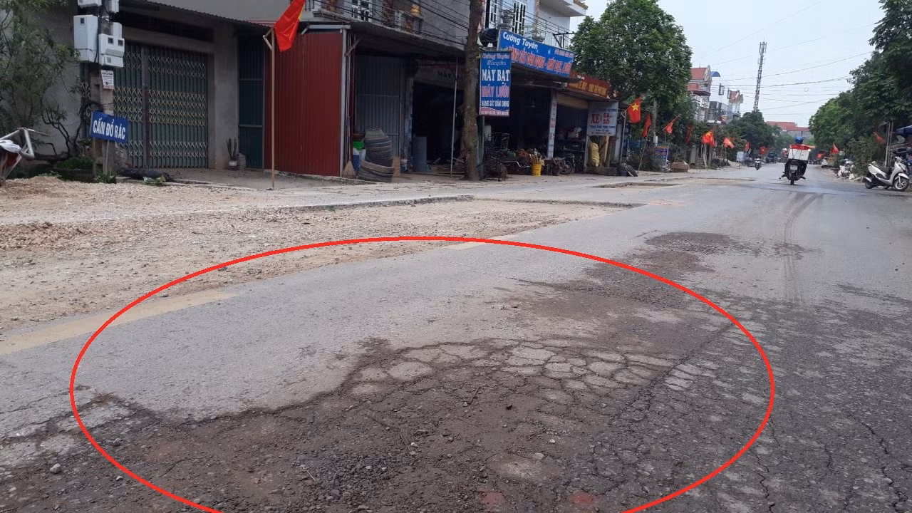 Đường mới cải tạo tốn 16 tỷ đồng đã nát bươm tại Bắc Giang ảnh 5