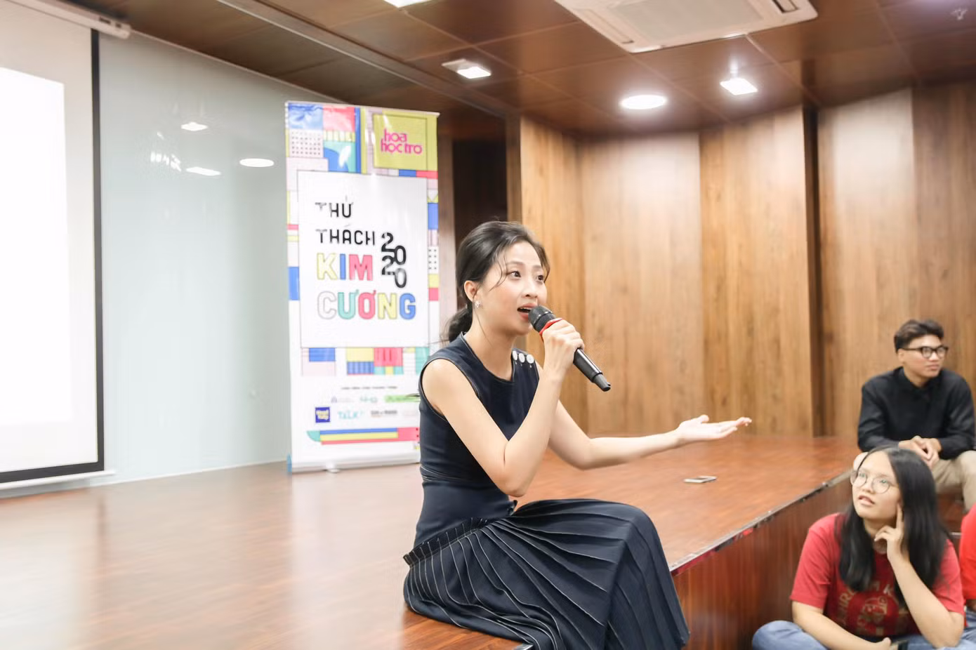 Thử Thách Kim Cương 2020: MC Liêu Hà Trinh biến điều phi lý thành hết sức có lý ảnh 1