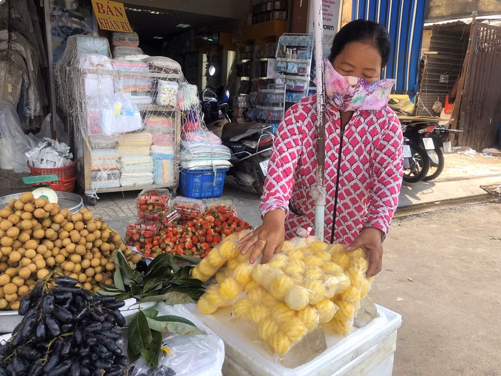 Thơm mini Thái Lan 'xuống đường', giá 120.000 đồng/kg ảnh 8