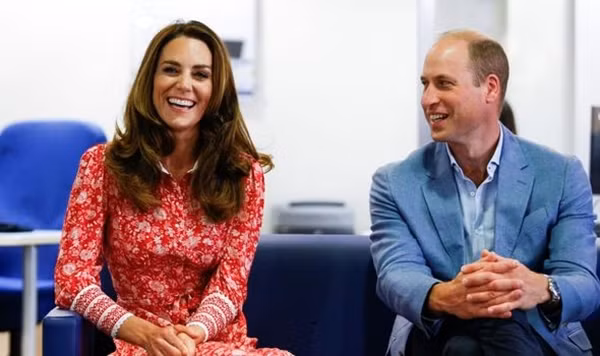 Meghan được so sánh với Công nương Diana nhưng Kate Middleton lại là người giống Nữ hoàng ảnh 2
