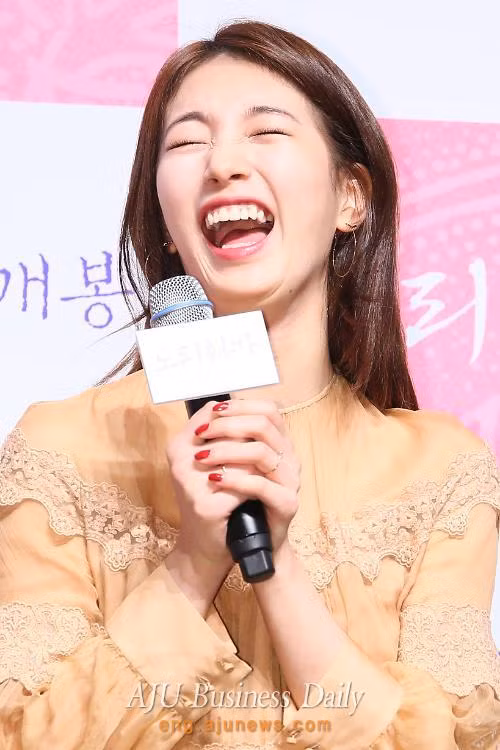 Vì đâu mà khi Suzy mới debut, công ty JYP nhất quyết không cho cô nàng cười? ảnh 5