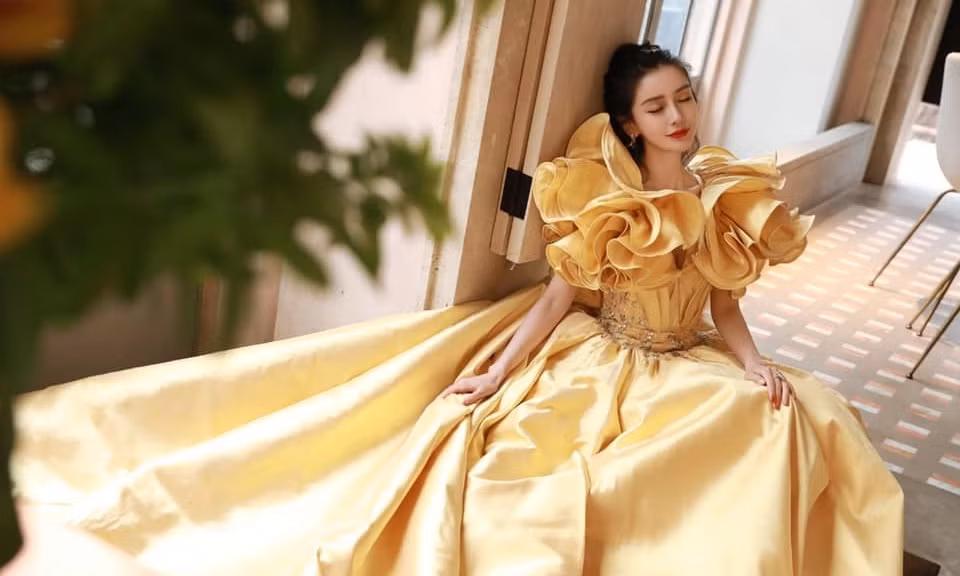 Bái phục stylist của BLACKPINK: Chẳng ngại chỉnh sửa cả váy Haute Couture cho Rosé diện ảnh 10 Bái phục stylist của BLACKPINK: Chẳng ngại chỉnh sửa cả váy Haute Couture cho Rosé diện ảnh 10
