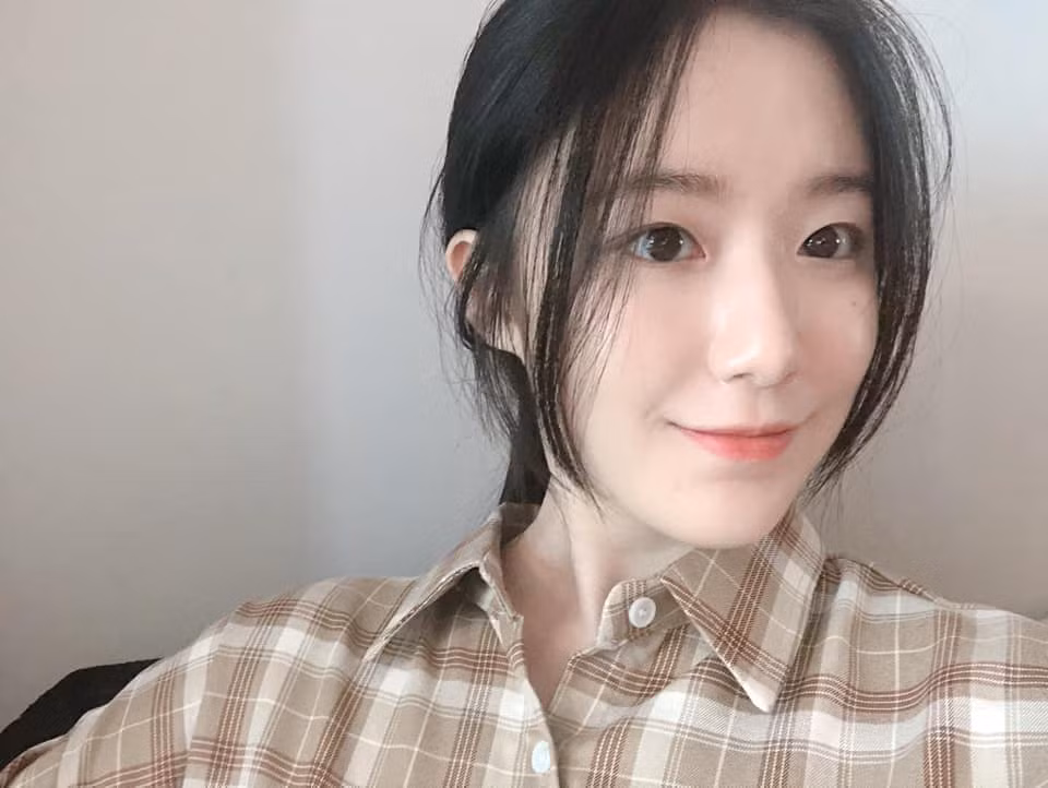 Khoe ảnh làm xấu nhưng Shuhua (G)I-DLE nhanh chóng chiếm luôn ngôi vị “nữ thần mặt mộc” ảnh 3