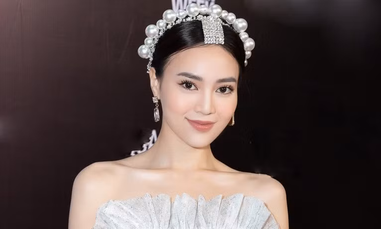 Hết nghi án “bờm tóc fake”, Lan Ngọc lại bị tố mặc váy nhái trong “đêm định mệnh” ảnh 9
