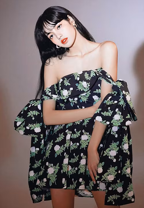 Dở khóc dở cười như Lisa: Chụp ảnh quảng cáo mỹ phẩm nhưng khiến vòng cổ cháy hàng ảnh 6