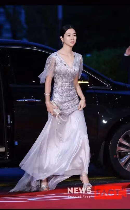 Seo Ye Ji có thêm khoảnh khắc khoe “vòng eo siêu thực”: Nhỏ hơn cả người mẫu của hãng ảnh 5