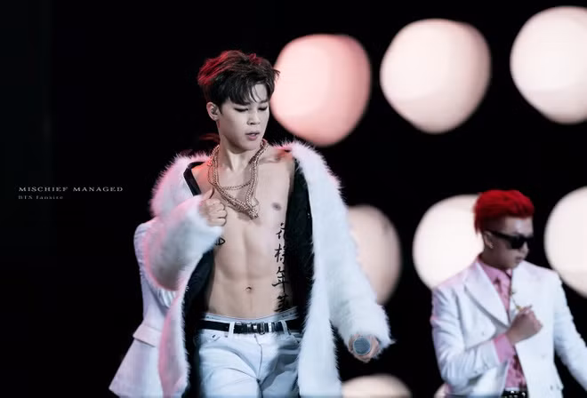Từ Baekho (NU’EST) đến Jaehyun (NCT) - màn khoe cơ bụng đỉnh cao của các nam thần K-Pop ảnh 5