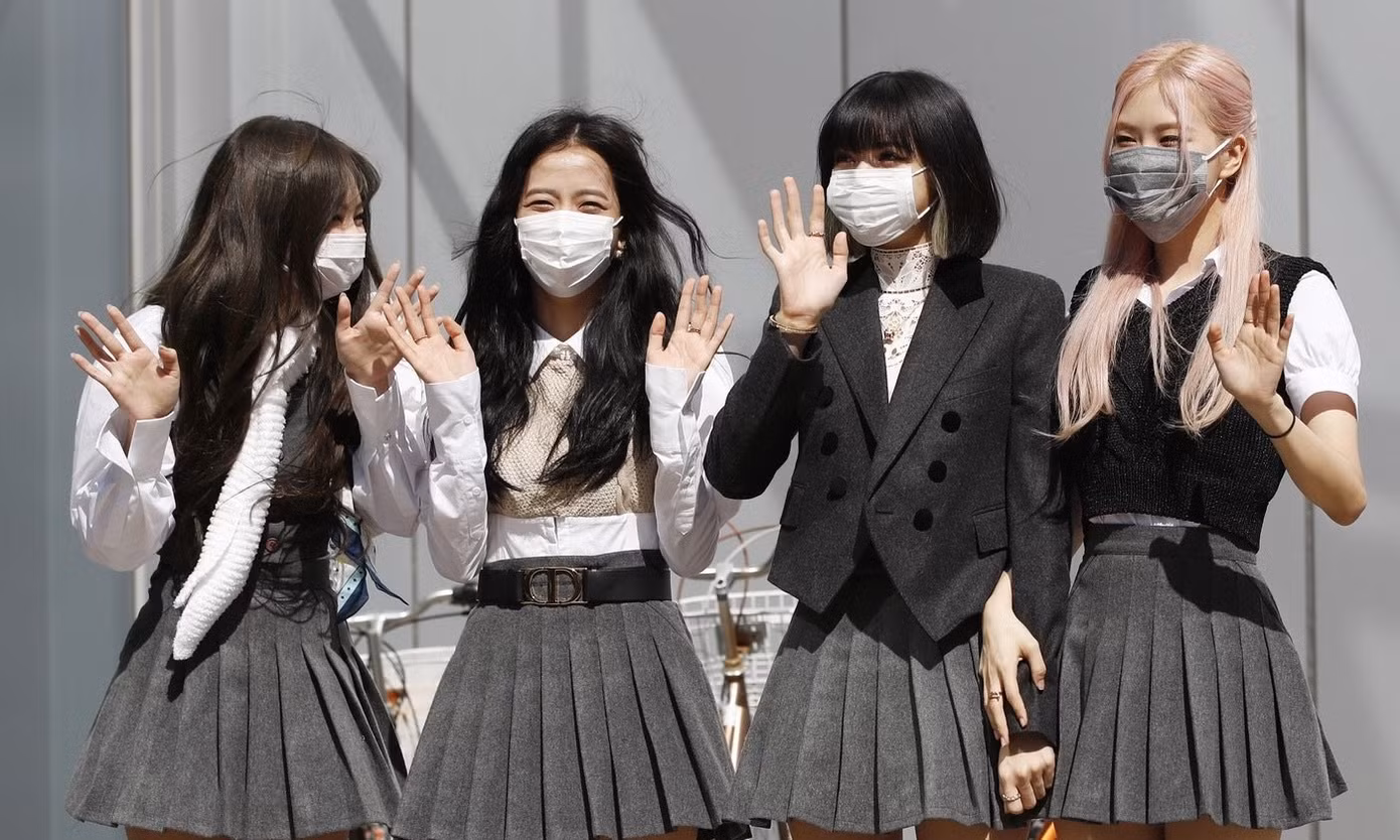 Vừa mới chê stylist chọn đồ dìm dáng Rosé, netizen phải “quay xe” vì màn phối đồ quá đỉnh ảnh 9 Vừa mới chê stylist chọn đồ dìm dáng Rosé, netizen phải “quay xe” vì màn phối đồ quá đỉnh ảnh 9