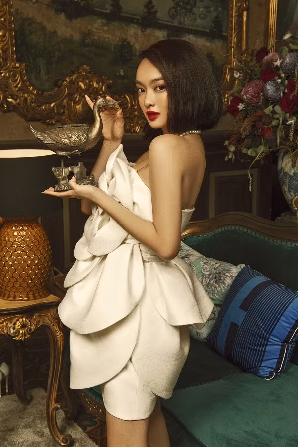 “Gái Già Lắm Chiêu” chưa thấy phần 4 đã ra phần 5, tiếp tục khai thác thế giới siêu giàu? ảnh 3